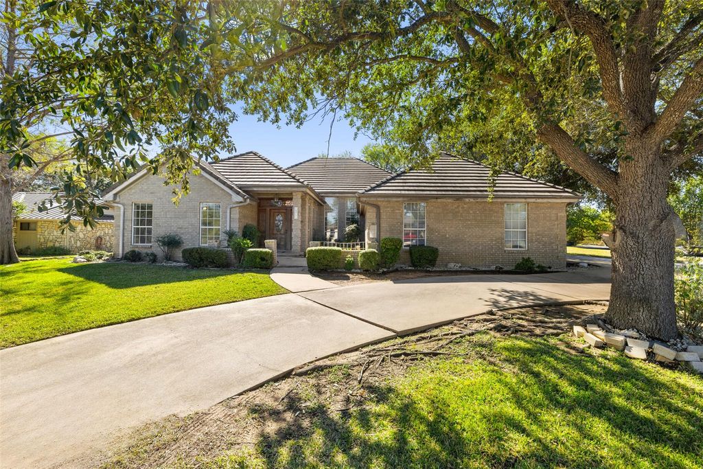 1322 Hi CIR N, Horseshoe Bay, TX 78657
