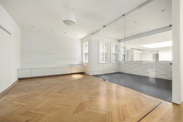 178 E 73rd Street, New York City, NY 10021