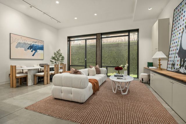 178 E 73rd Street, New York City, NY 10021