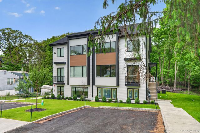 6 San Antonio Circle 102, Monroe, NY 10950