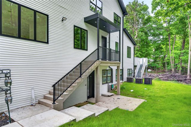 6 San Antonio Circle 102, Monroe, NY 10950