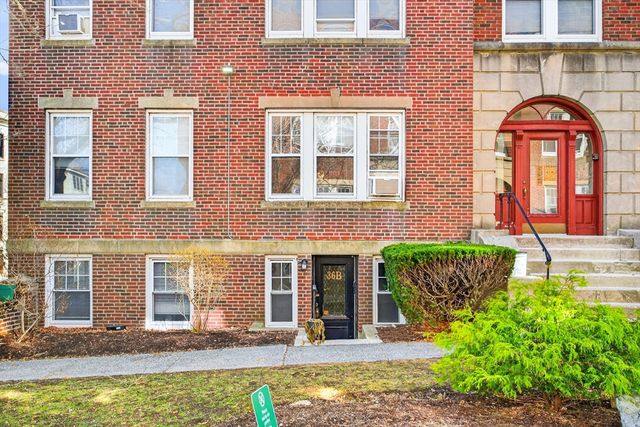 36 Saint Paul St B, Brookline, MA 02446