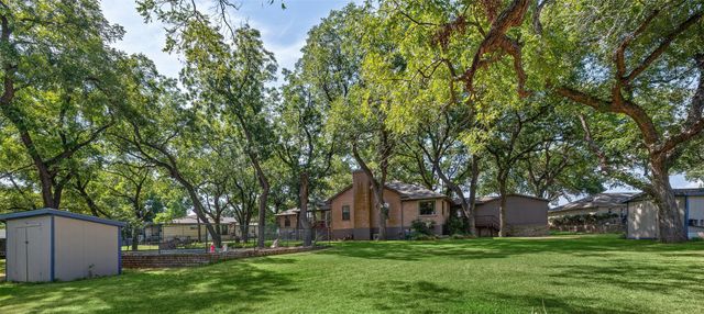 1820 Long Creek Court, Granbury, TX 76049