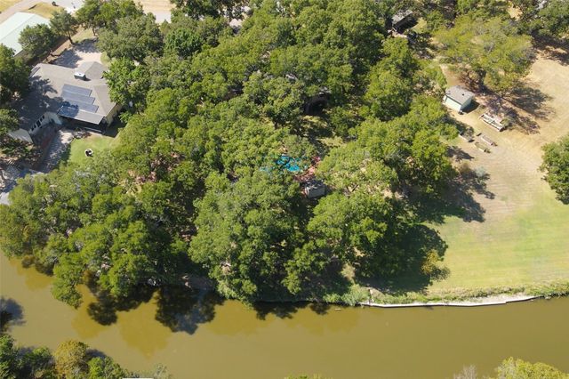 1820 Long Creek Court, Granbury, TX 76049