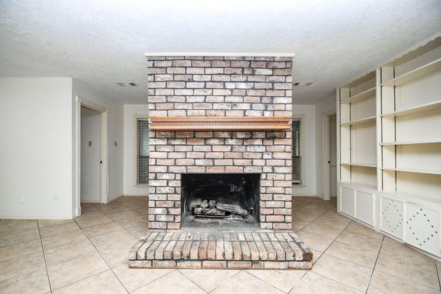 6702 Spring Leaf Drive, Spring, TX 77379