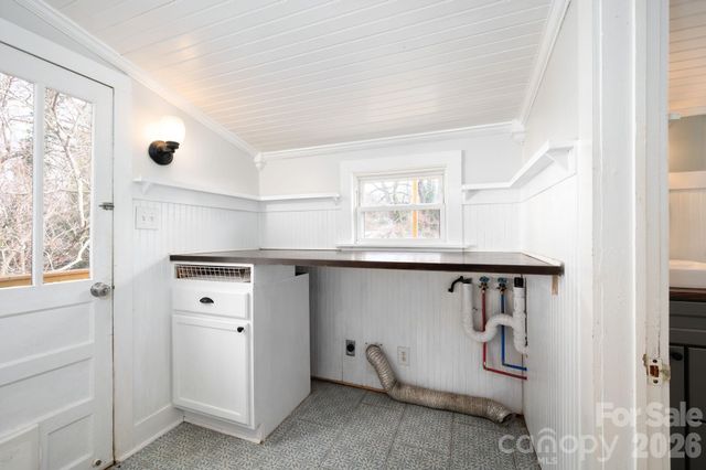 127 Shelburne Road, Asheville, NC 28806