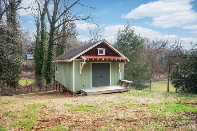 127 Shelburne Road, Asheville, NC 28806