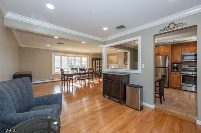 51 Carlisle Rd, Wayne Twp., NJ 07470