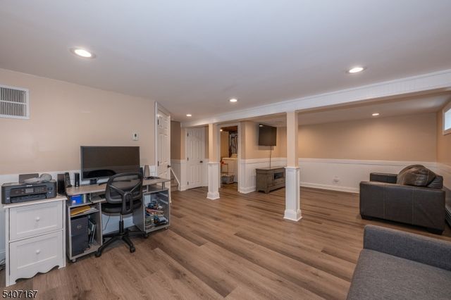 51 Carlisle Rd, Wayne Twp., NJ 07470