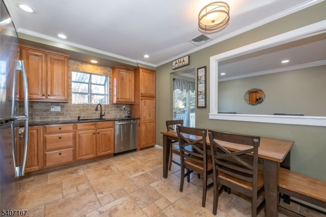 51 Carlisle Rd, Wayne Twp., NJ 07470