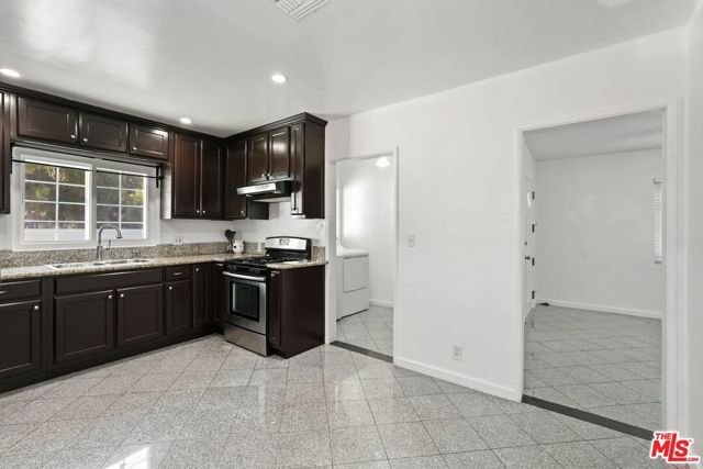 11006 Mansel Avenue, Inglewood, CA 90304