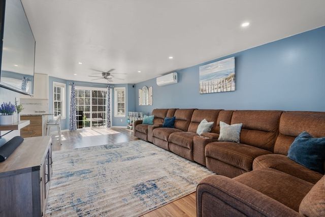 47 Colleens Way, Attleboro, MA 02703