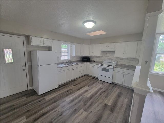 841 S 20th Street, St Joseph, MO 64507