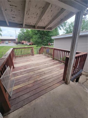 841 S 20th Street, St Joseph, MO 64507
