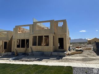 7583 S OPAL MOUNTAIN WAY #201, West Jordan, UT 84081