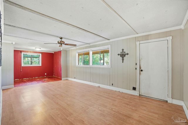 6952 Burrell Ln, Pensacola, FL 32503