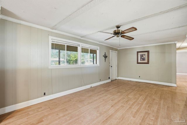 6952 Burrell Ln, Pensacola, FL 32503