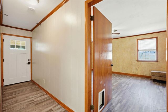 6952 Burrell Ln, Pensacola, FL 32503