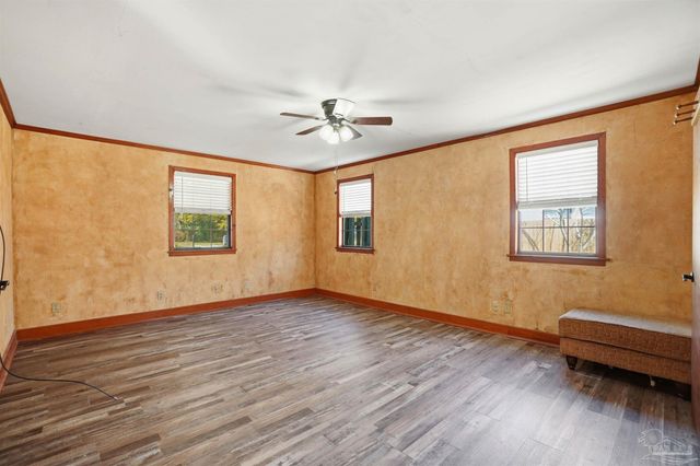 6952 Burrell Ln, Pensacola, FL 32503