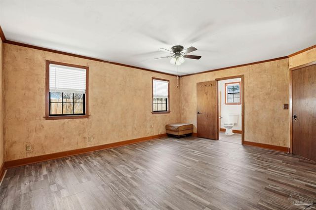 6952 Burrell Ln, Pensacola, FL 32503