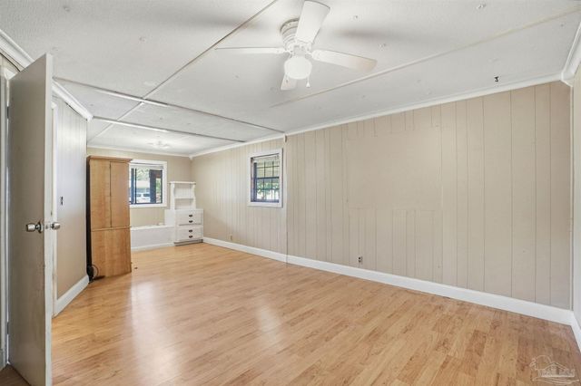 6952 Burrell Ln, Pensacola, FL 32503