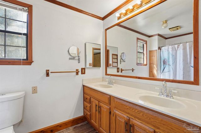 6952 Burrell Ln, Pensacola, FL 32503