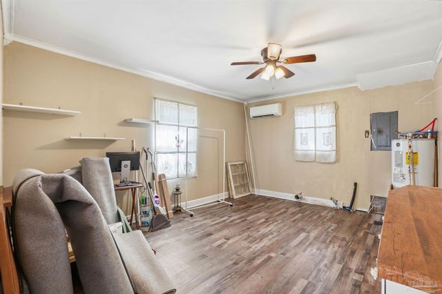 6952 Burrell Ln, Pensacola, FL 32503