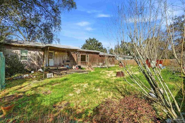 6952 Burrell Ln, Pensacola, FL 32503