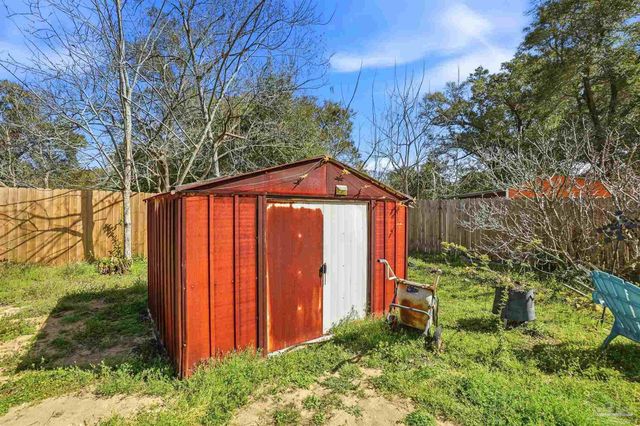 6952 Burrell Ln, Pensacola, FL 32503