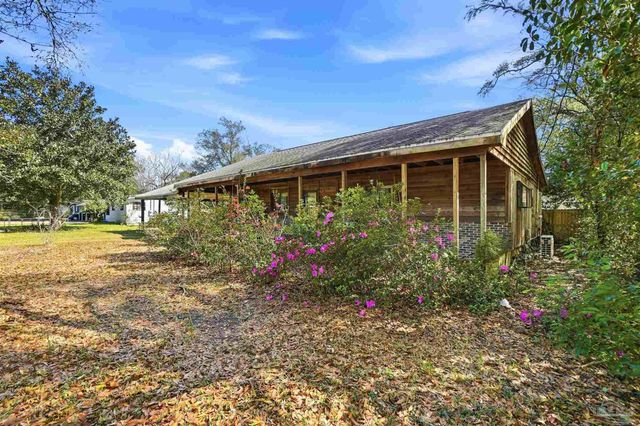 6952 Burrell Ln, Pensacola, FL 32503