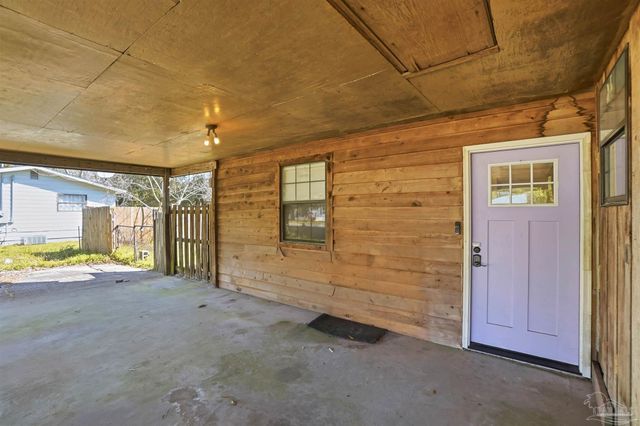 6952 Burrell Ln, Pensacola, FL 32503