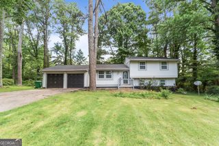 5136 Rock Glen Drive, Stone Mountain, GA 30088