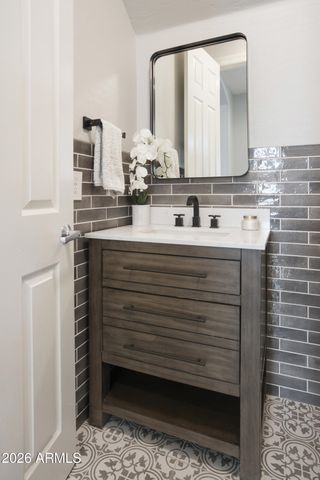 4043 E WOODSTOCK Road, Cave Creek, AZ 85331