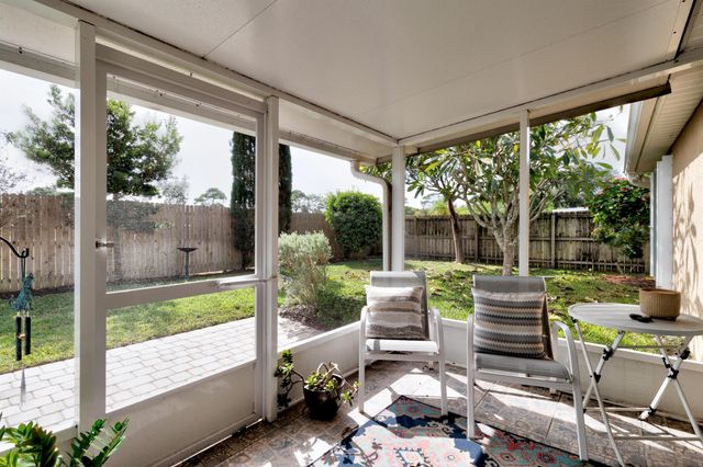 547 High Hawk Circle, Vero Beach, FL 32962