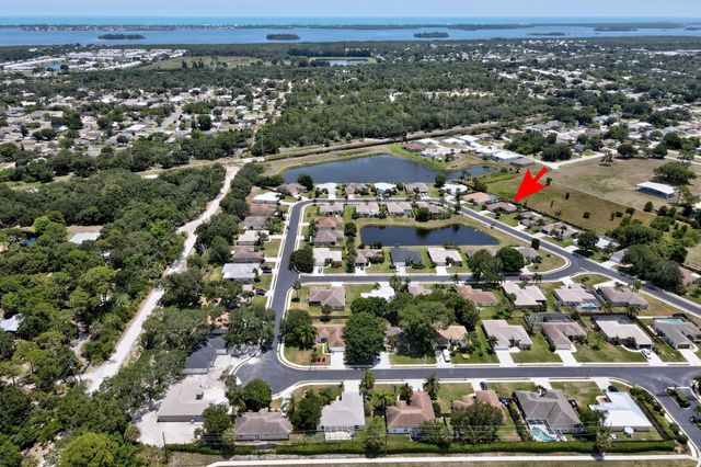 547 High Hawk Circle, Vero Beach, FL 32962