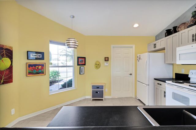 547 High Hawk Circle, Vero Beach, FL 32962