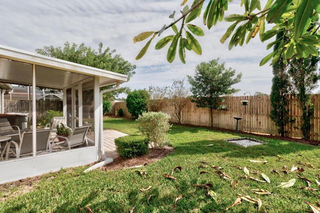 547 High Hawk Circle, Vero Beach, FL 32962