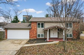 1704 Marsha Lane, Maryland Heights, MO 63043