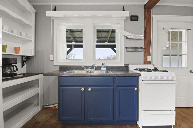 118 COUNTY RD 131, Higbee, MO 65257