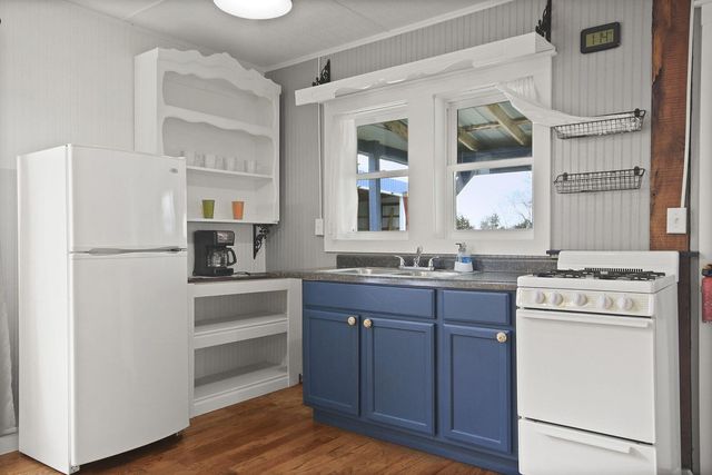 118 COUNTY RD 131, Higbee, MO 65257