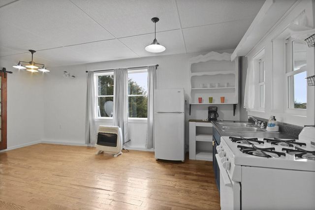 118 COUNTY RD 131, Higbee, MO 65257