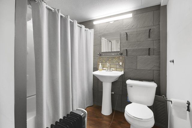 118 COUNTY RD 131, Higbee, MO 65257