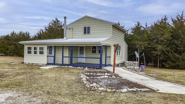 118 COUNTY RD 131, Higbee, MO 65257