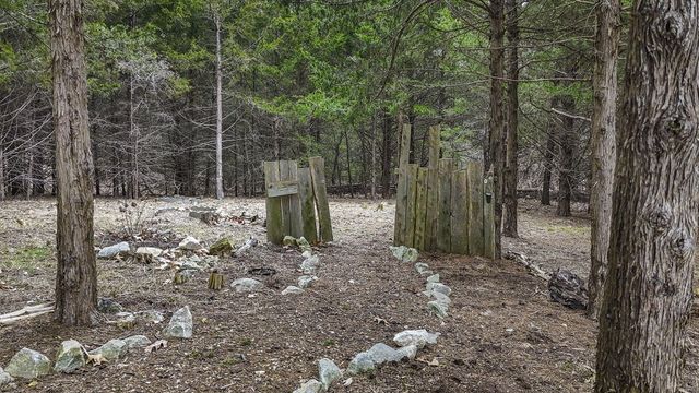 118 COUNTY RD 131, Higbee, MO 65257