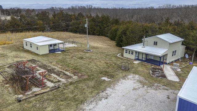 118 COUNTY RD 131, Higbee, MO 65257
