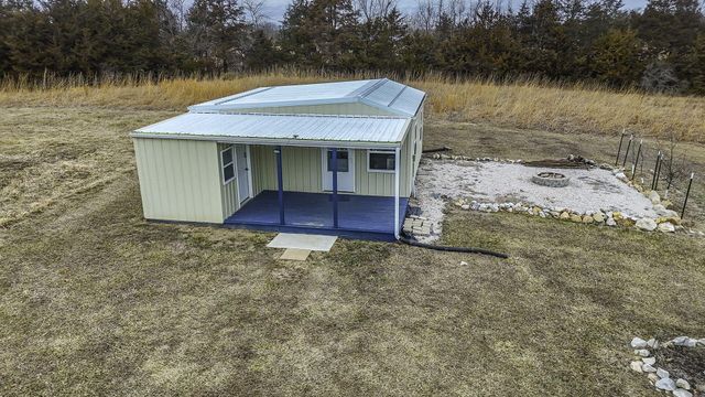 118 COUNTY RD 131, Higbee, MO 65257