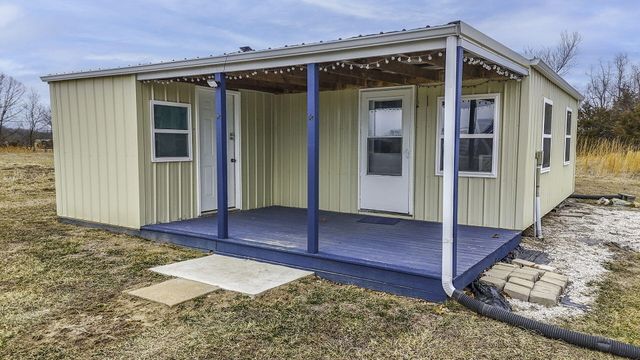 118 COUNTY RD 131, Higbee, MO 65257