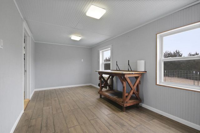 118 COUNTY RD 131, Higbee, MO 65257