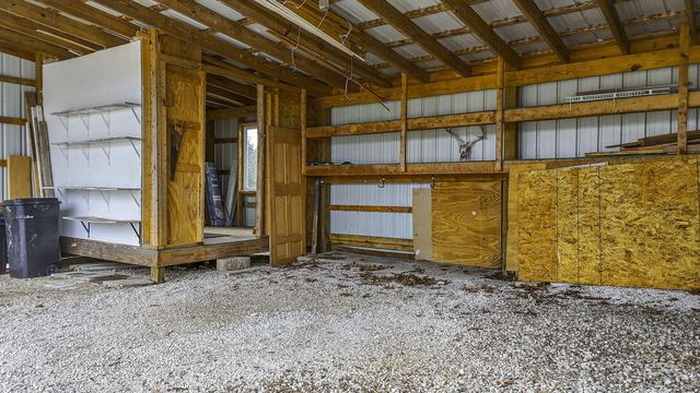 118 COUNTY RD 131, Higbee, MO 65257