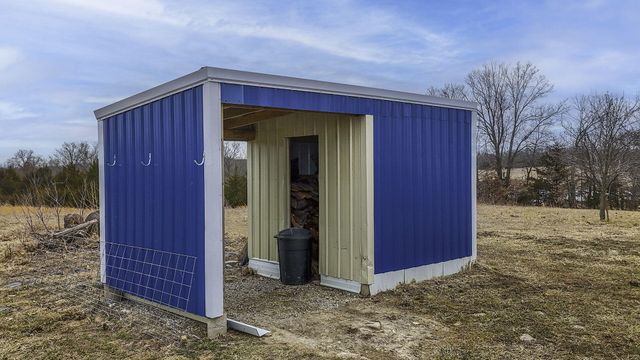 118 COUNTY RD 131, Higbee, MO 65257